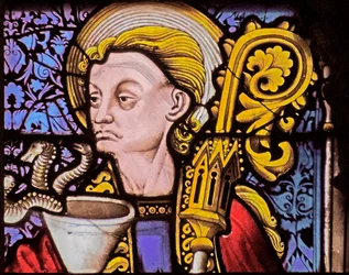 Vitrail représentant Saint Jean en évêque